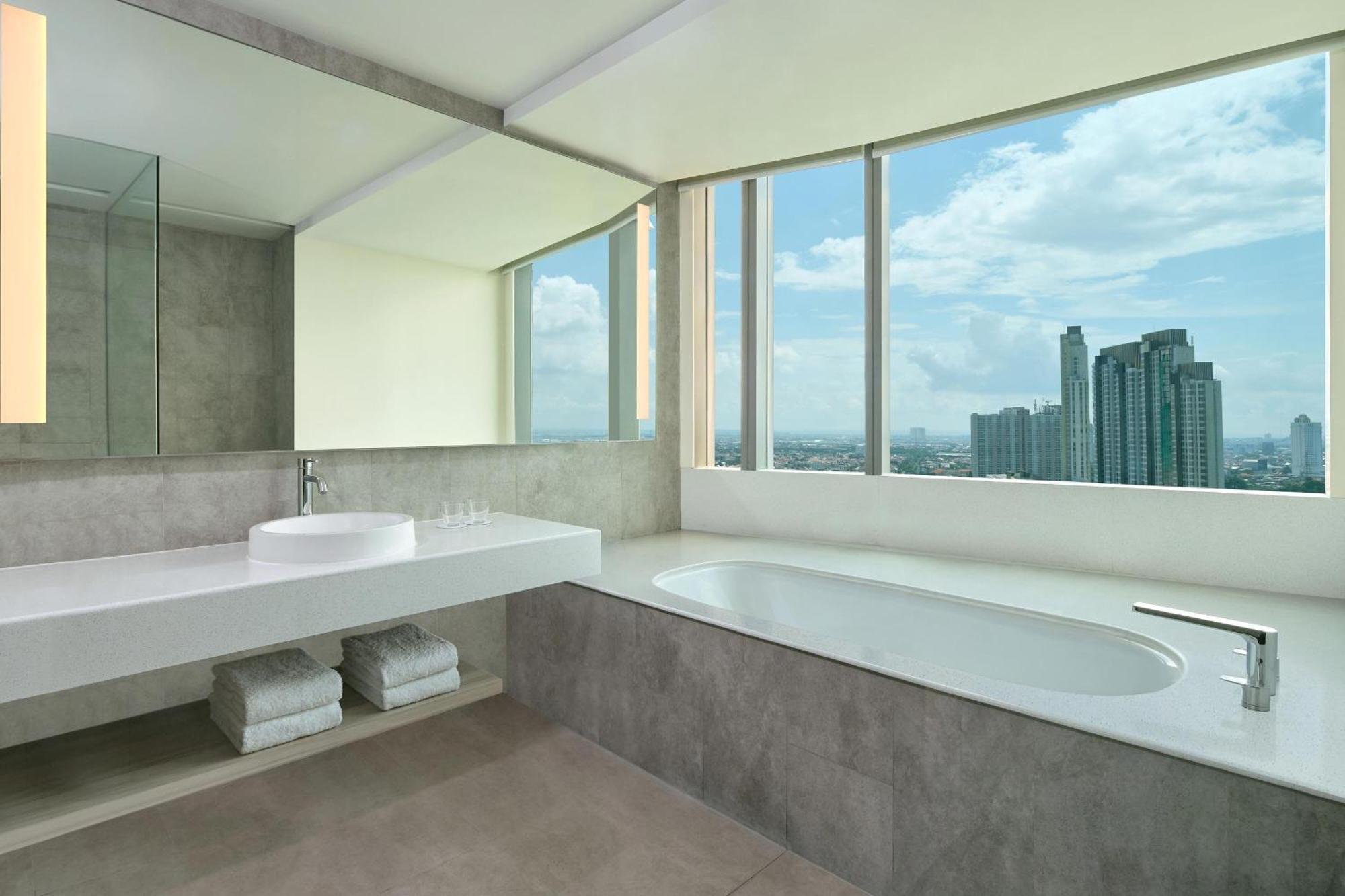 Four Points By Sheraton Surabaya, Pakuwon Indah Eksteriør billede